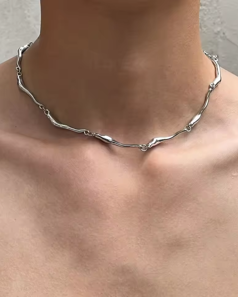 Collier métal liquide