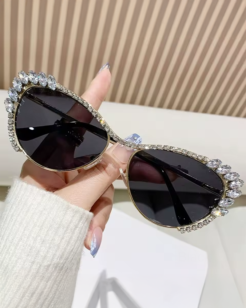 Lunettes De Soleil Bulgari Vintage à Strass - Style Y2K Enveloppant - Monture Noire Plastique - Occasion