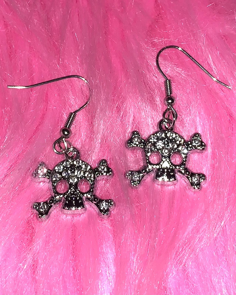 Boucle d'oreille tête de mort