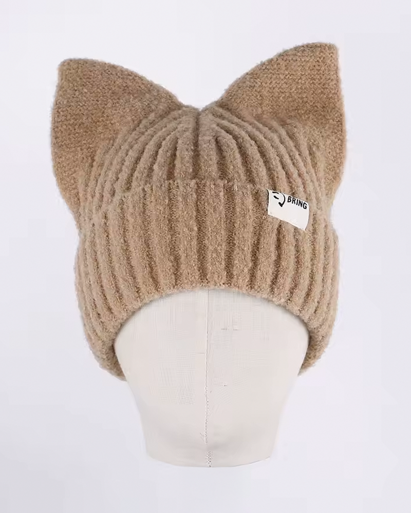 Bonnet avec des oreilles de chat