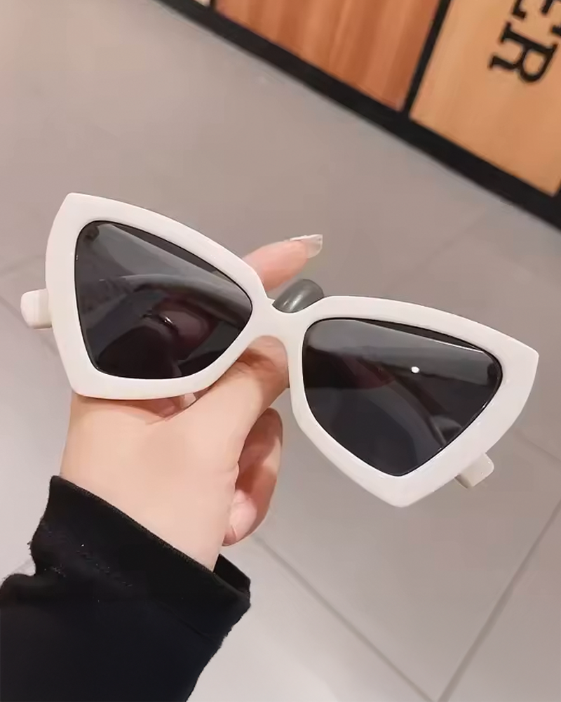 Lunette de soleil femme yeux chat