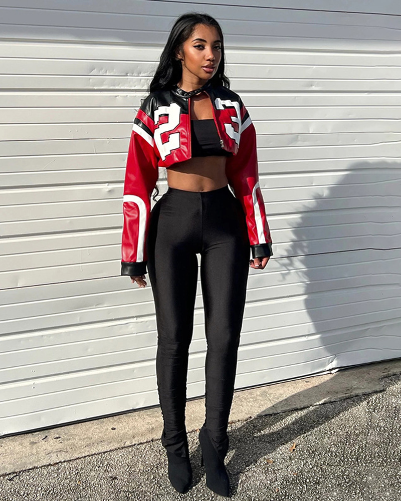 Veste courte en cuir rouge