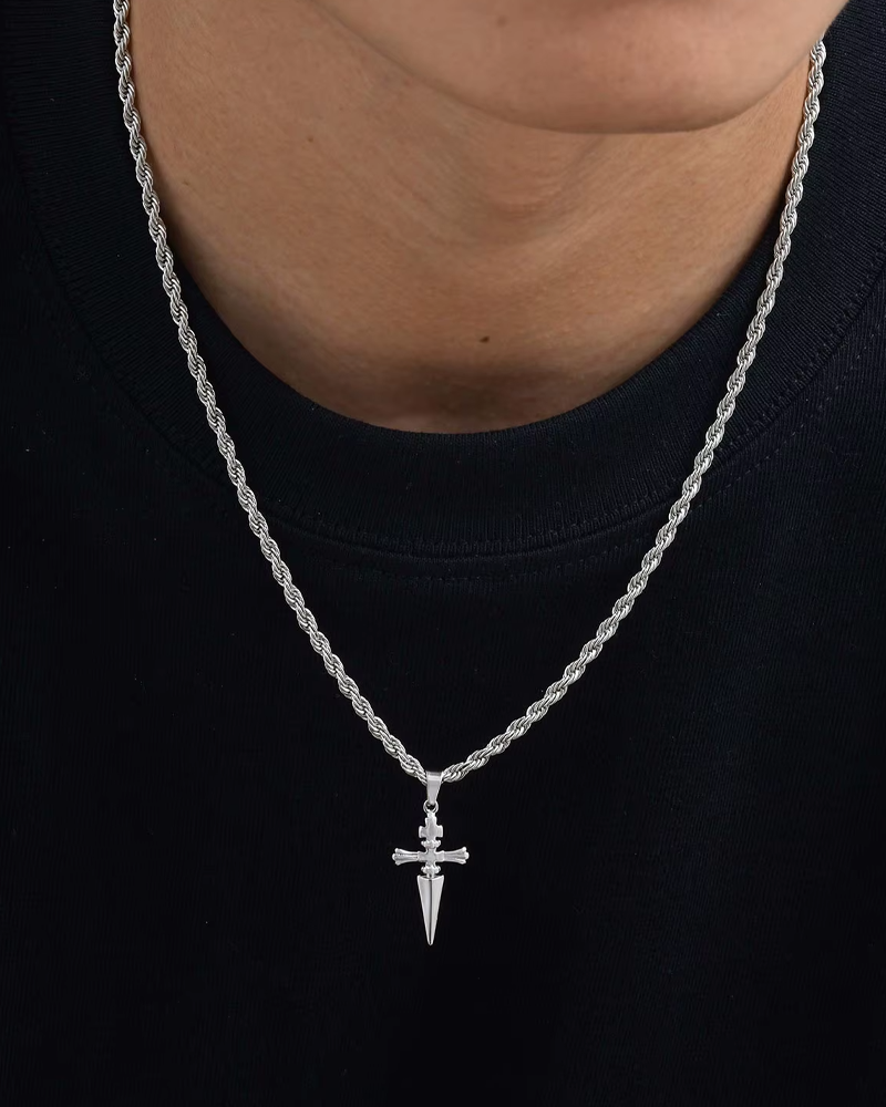 Pendentif dague croix