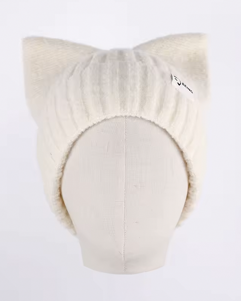 Bonnet avec des oreilles de chat
