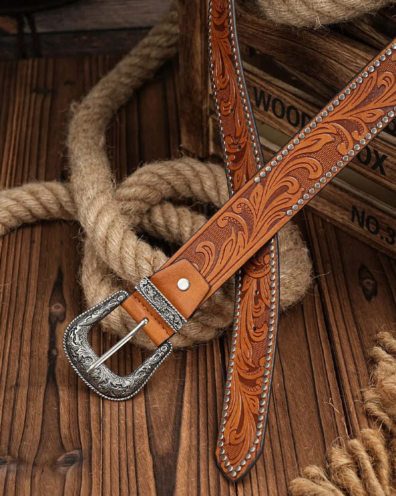 Ceinture western cloutée