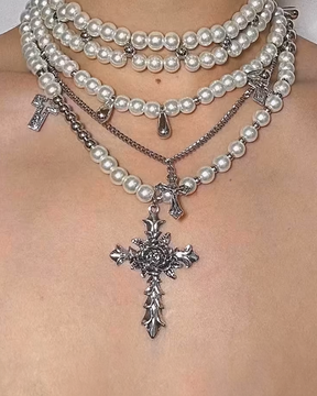 Collier croix perle