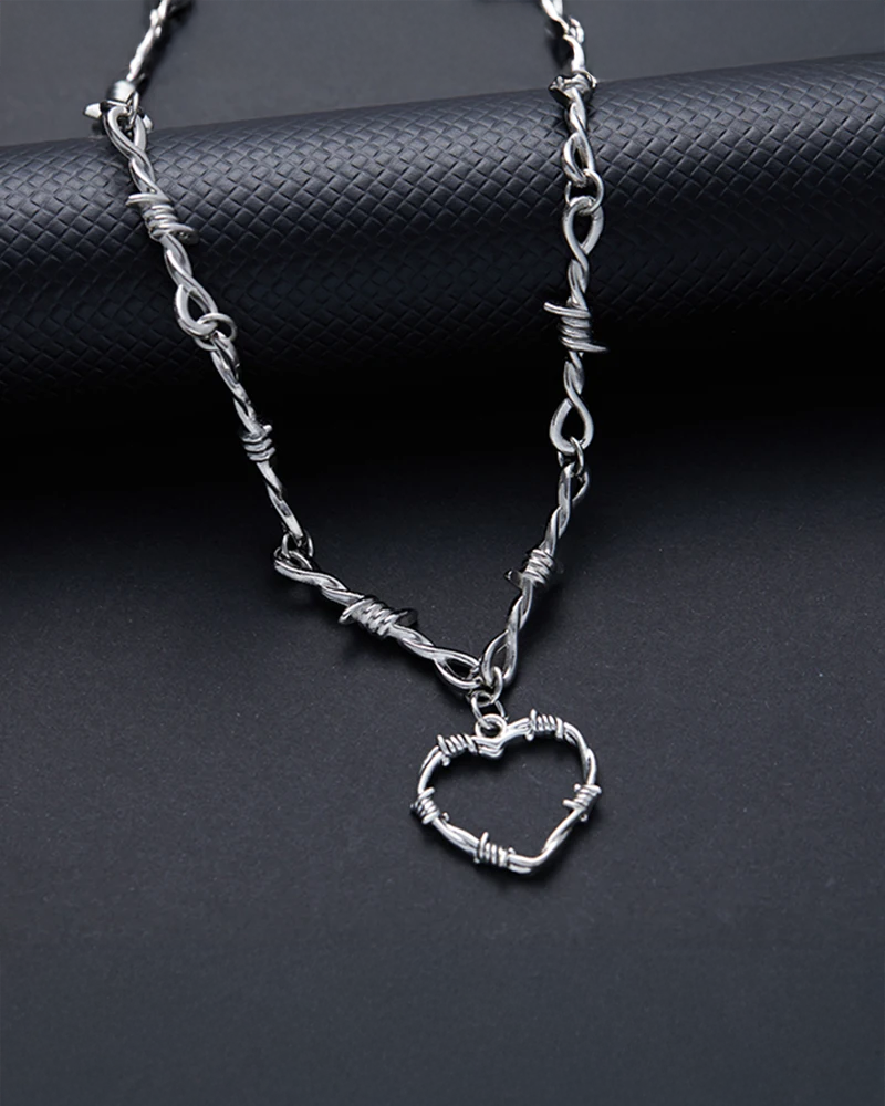 Collier barbelé