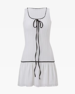 Robe blanche courte elegante